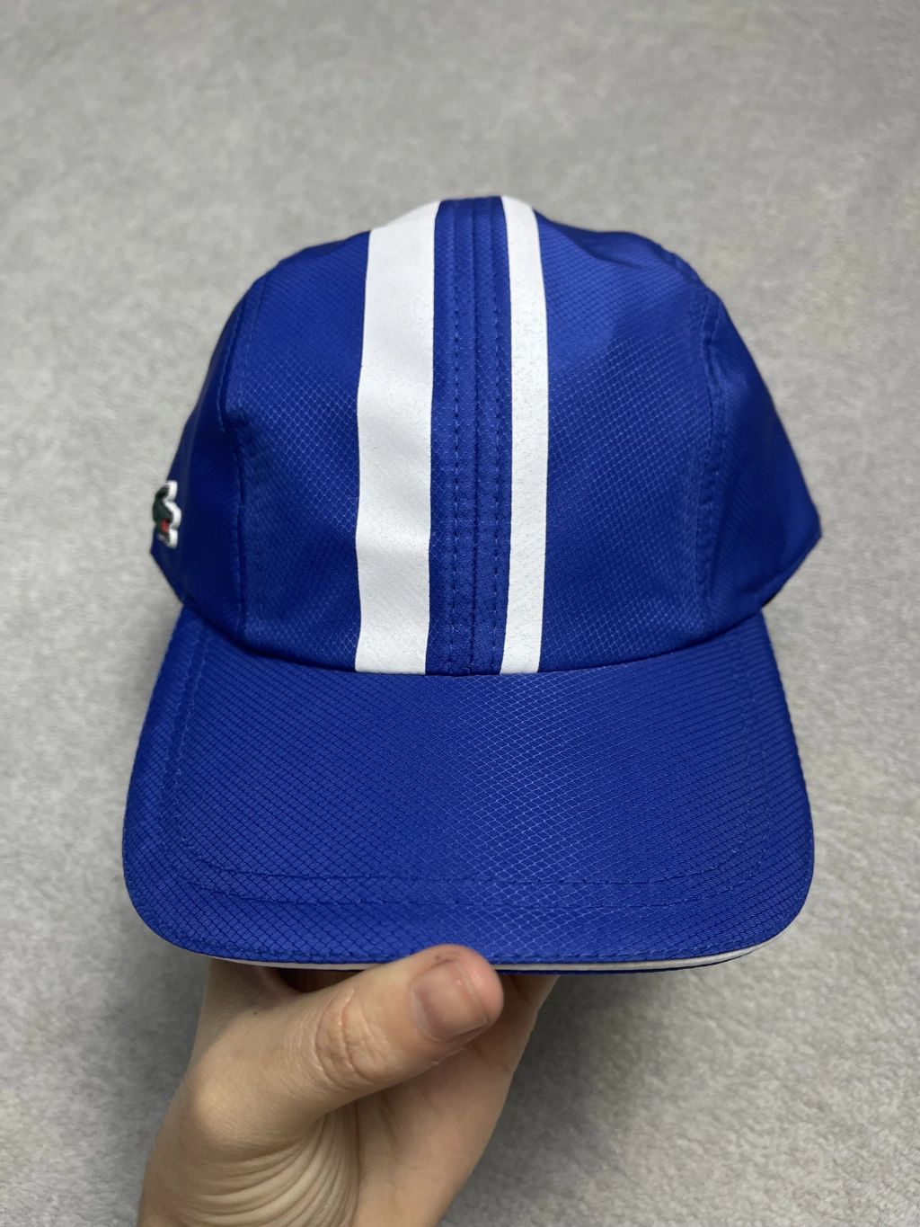 BONÉ LACOSTE SPORTLIGHT AZUL CLARO
