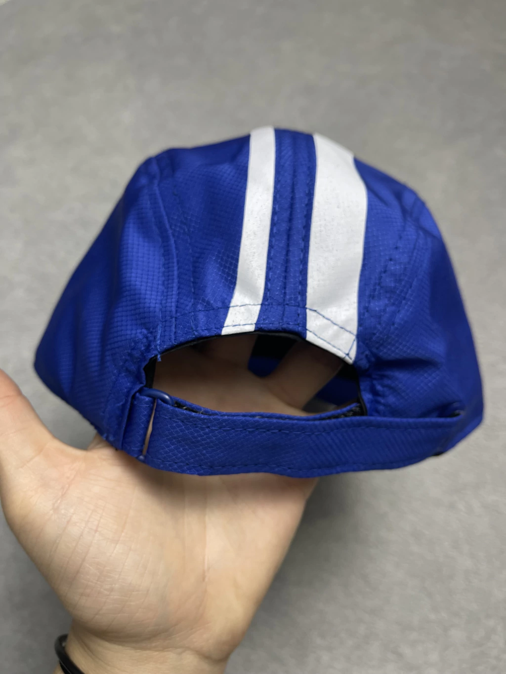 BONÉ LACOSTE SPORTLIGHT AZUL CLARO