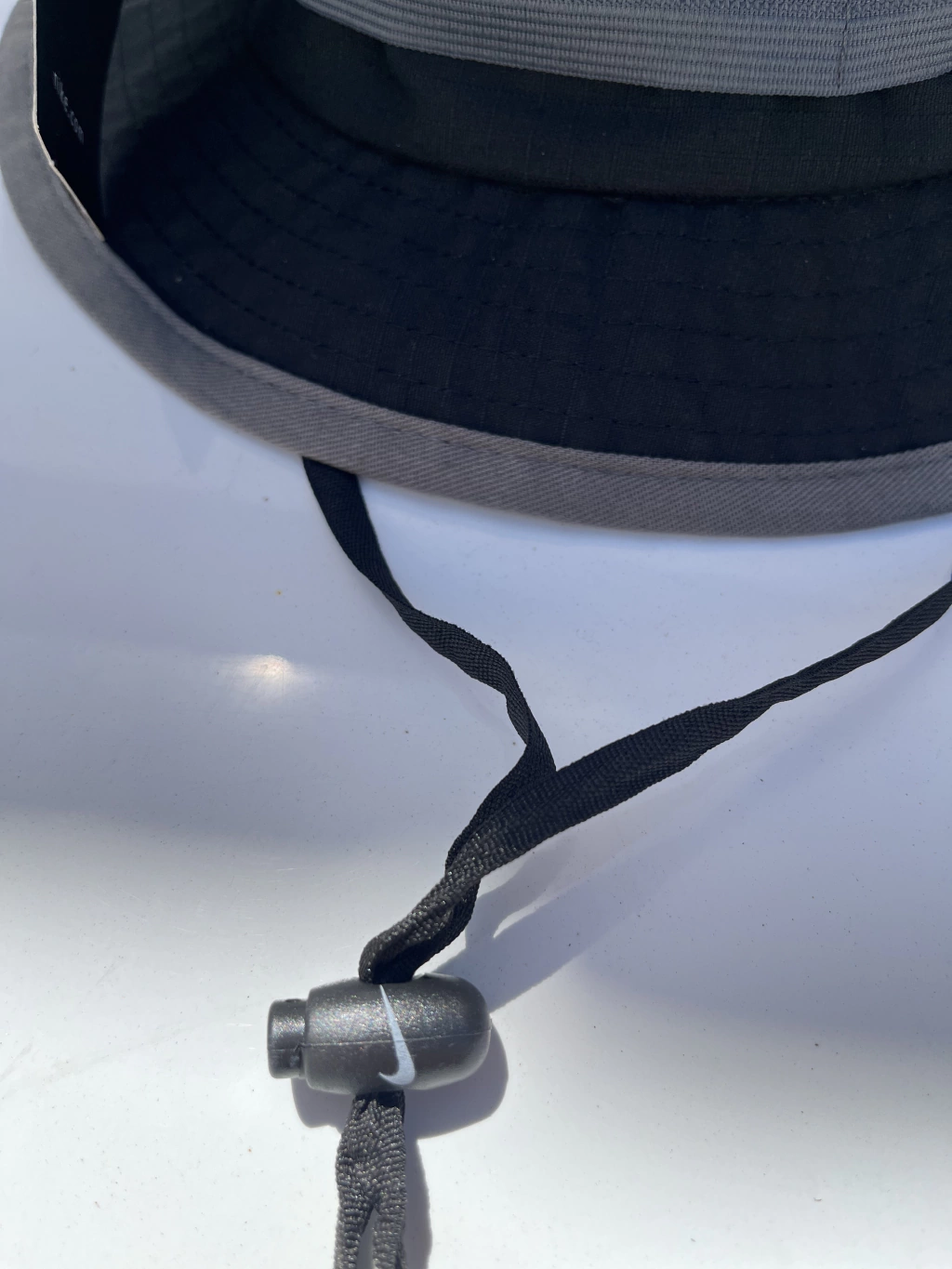 Chapéu Bucket Nike Unissex Preto com Cinza