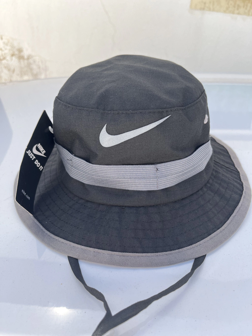 Chapéu Bucket Nike Unissex Preto com Cinza