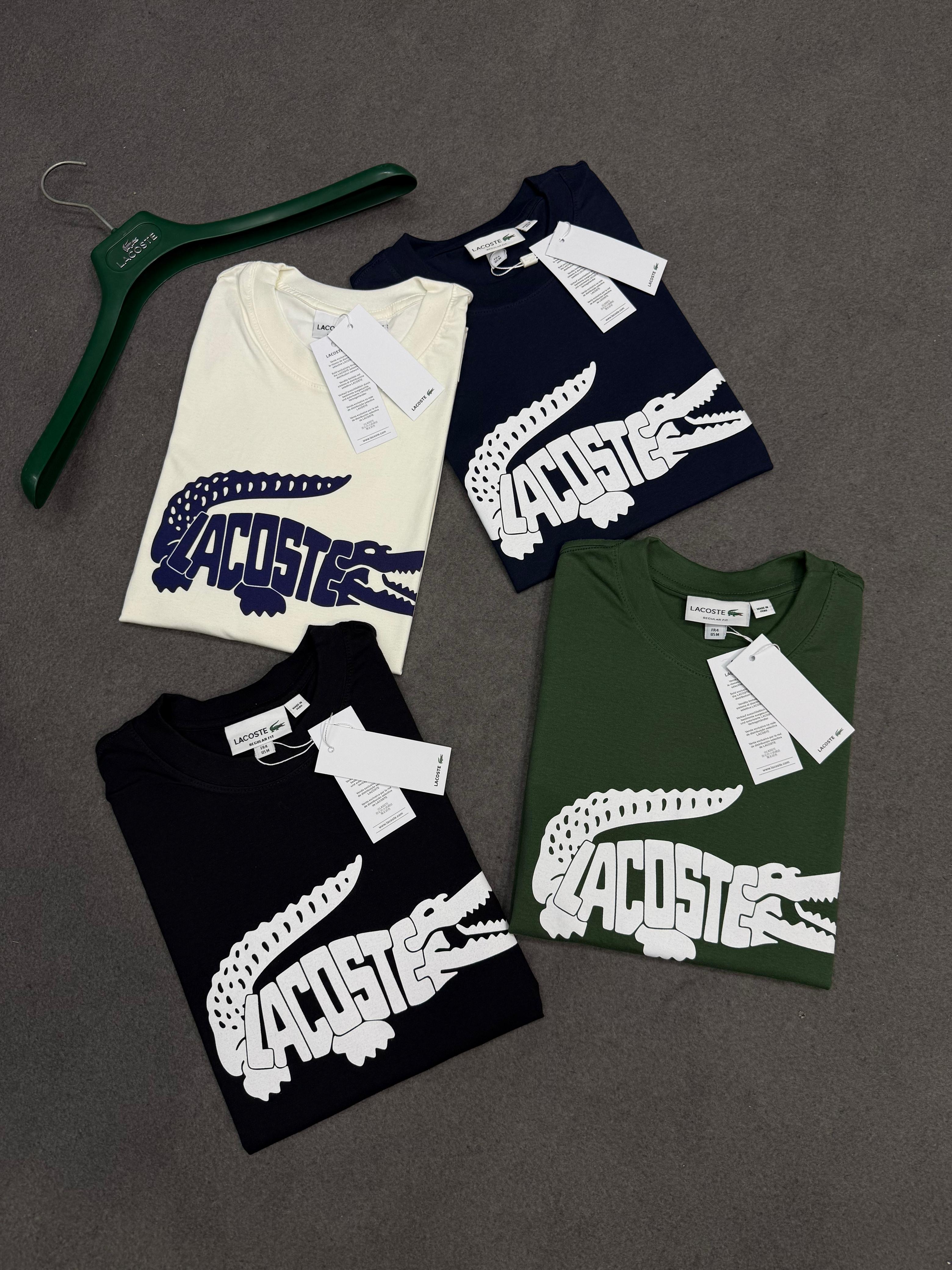 Camiseta Esportiva com Estampa de Crocodilo